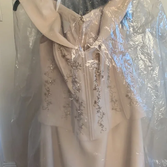 DAVID’S BRIDAL Off- Shoulder Gown - Picture 12 of 12